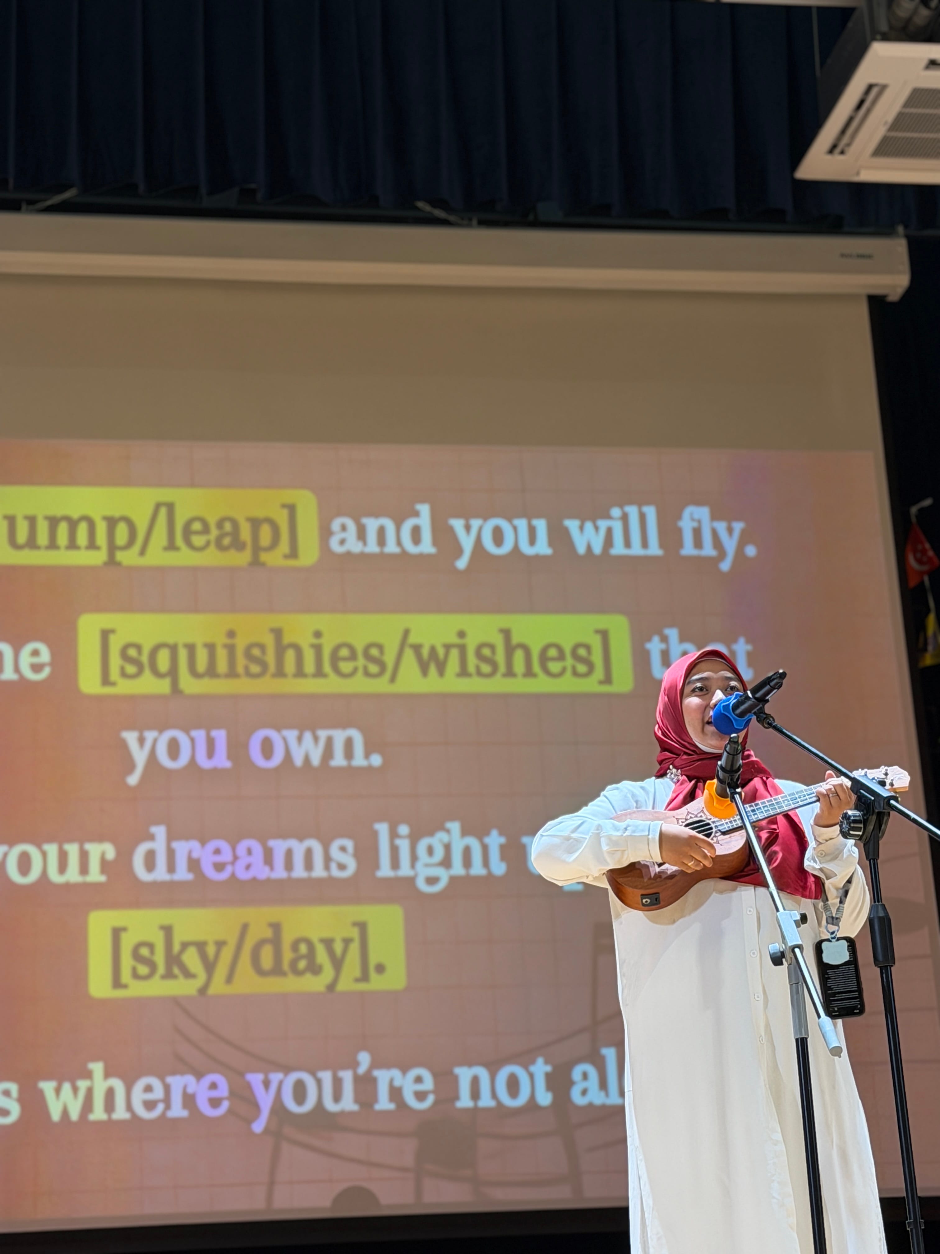 🙌 Testing Our Tunes: Our Music Teachers keep the energy soaring, engaging the audience with a thrilling game of "Don't Forget the Lyrics" during the celebration. 